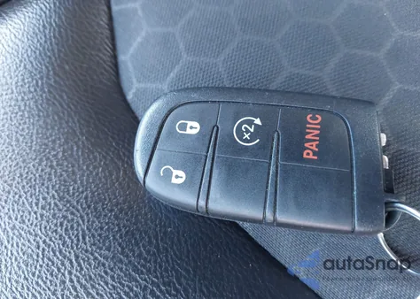 2018 Jeep Compass Latitude 4X4 из США, поврежденный, VIN 3C4NJDBB3JT254458